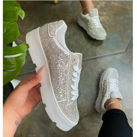 𝙇𝙖𝙨𝙩 𝙎𝙞𝙯 10 🎥Diamante Platform - WHITE - Picture 8 of 9